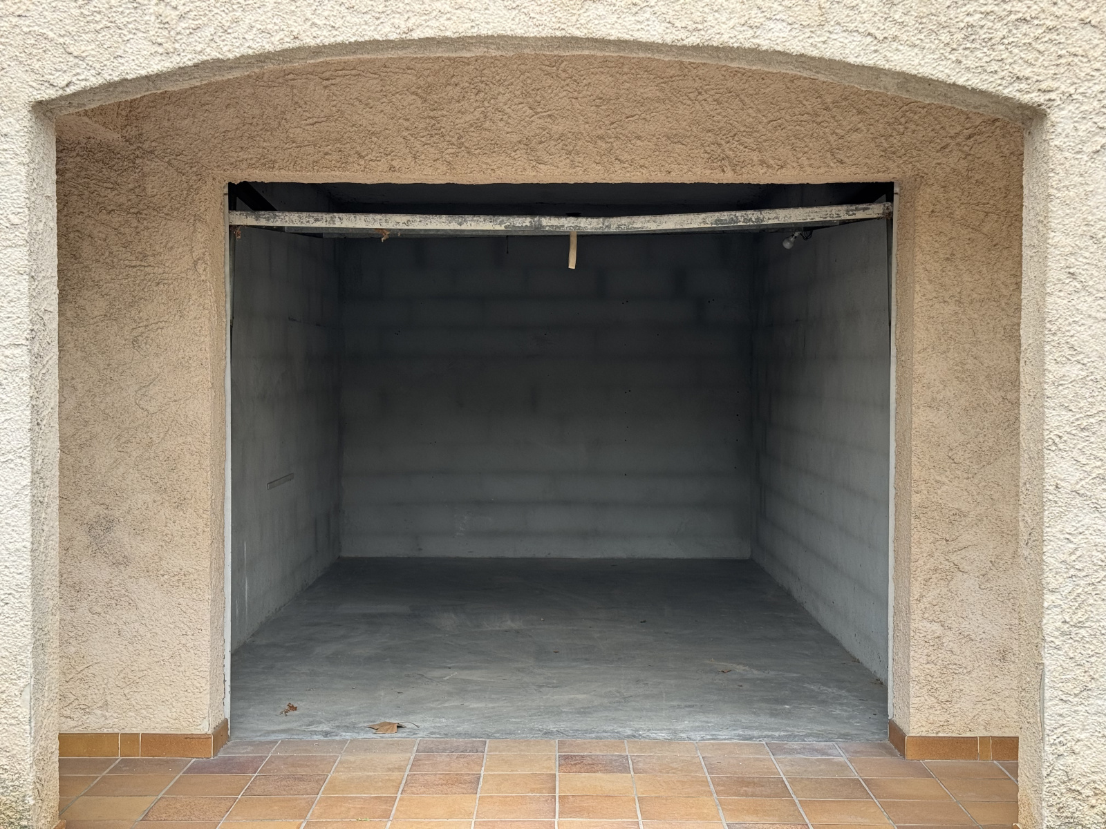 Image_2, Garage, Le Beausset, ref :702
