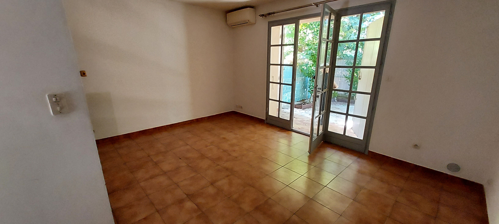 Image_2, Studio, Le Beausset, ref :668